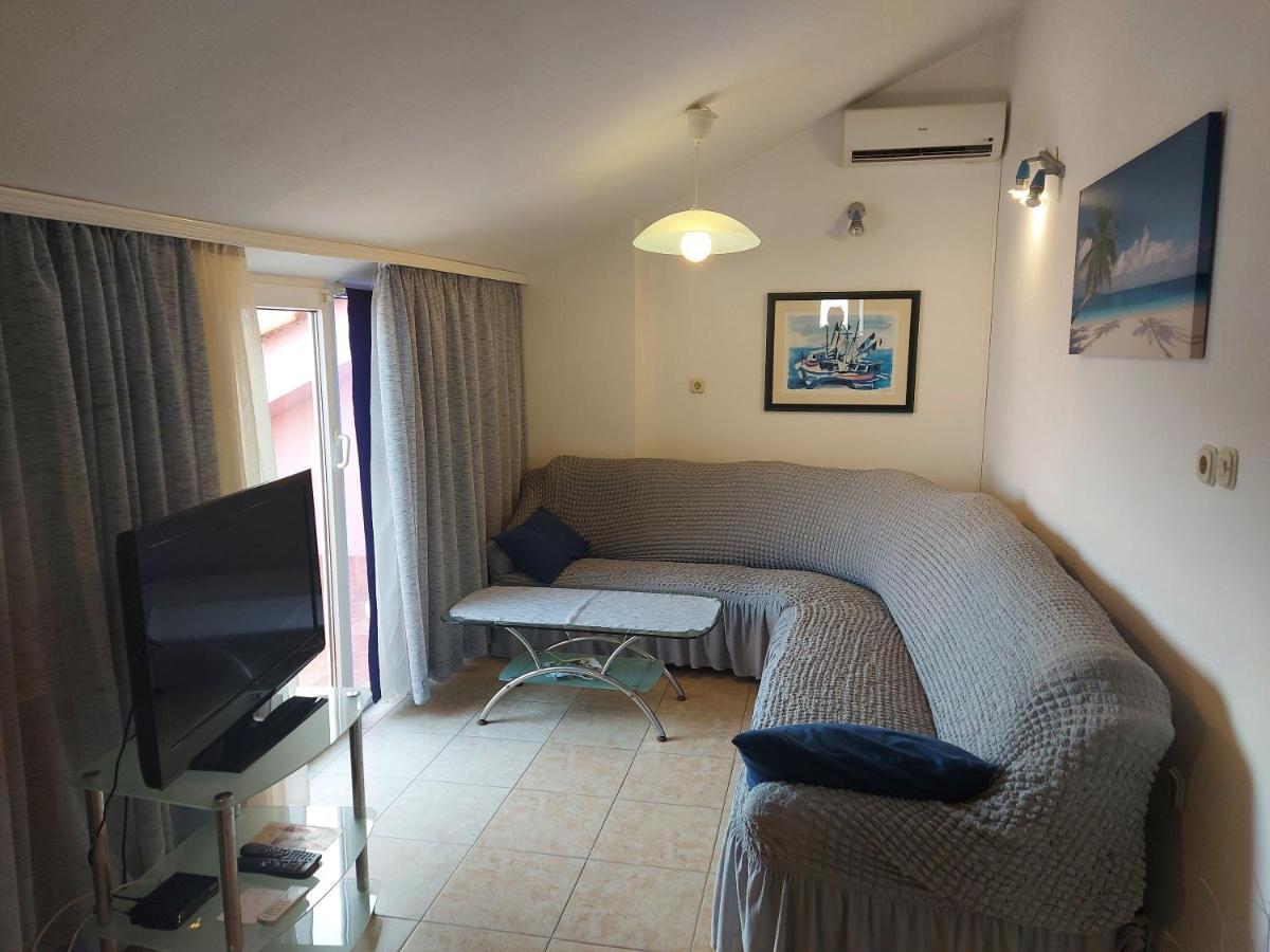 Apartments & Rooms Nensi 巴斯卡 外观 照片