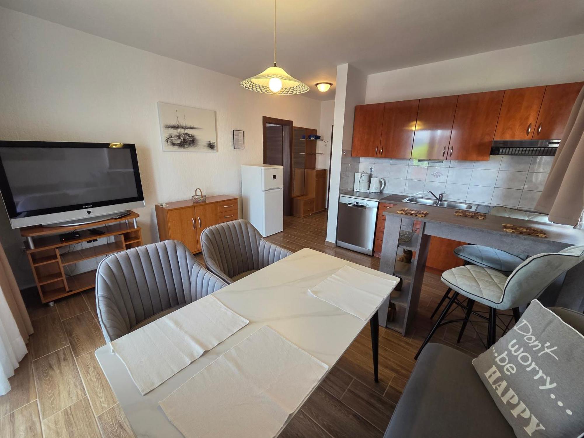 Apartments & Rooms Nensi 巴斯卡 外观 照片